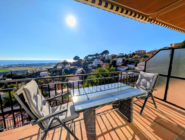 3 slaapkamer Flat te koop in Santa Susanna met zwembad garage - € 350.000 (Ref: 9523921)