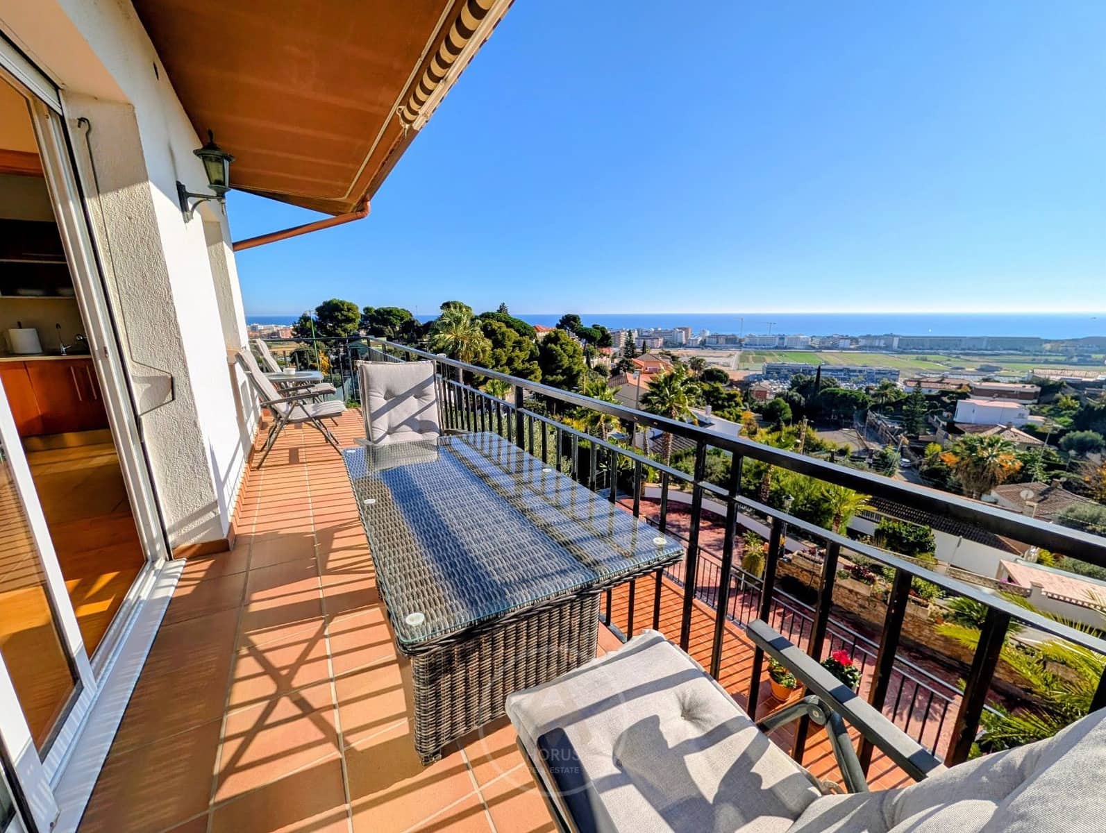 3 slaapkamer Flat te koop in Santa Susanna met zwembad garage - € 350.000 (Ref: 9523921)