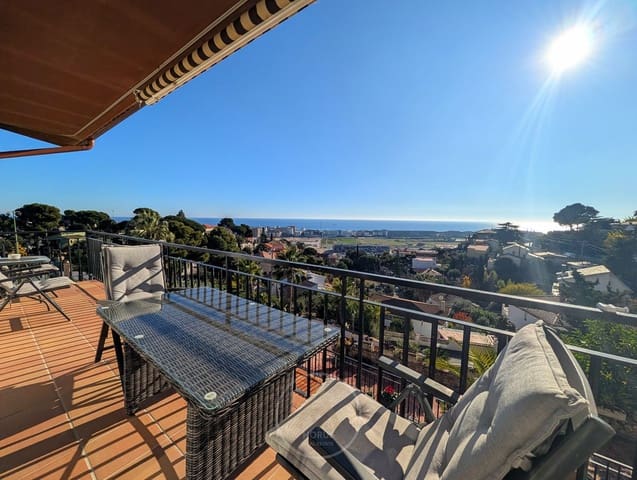 3 slaapkamer Flat te koop in Santa Susanna met zwembad garage - € 350.000 (Ref: 9523921)