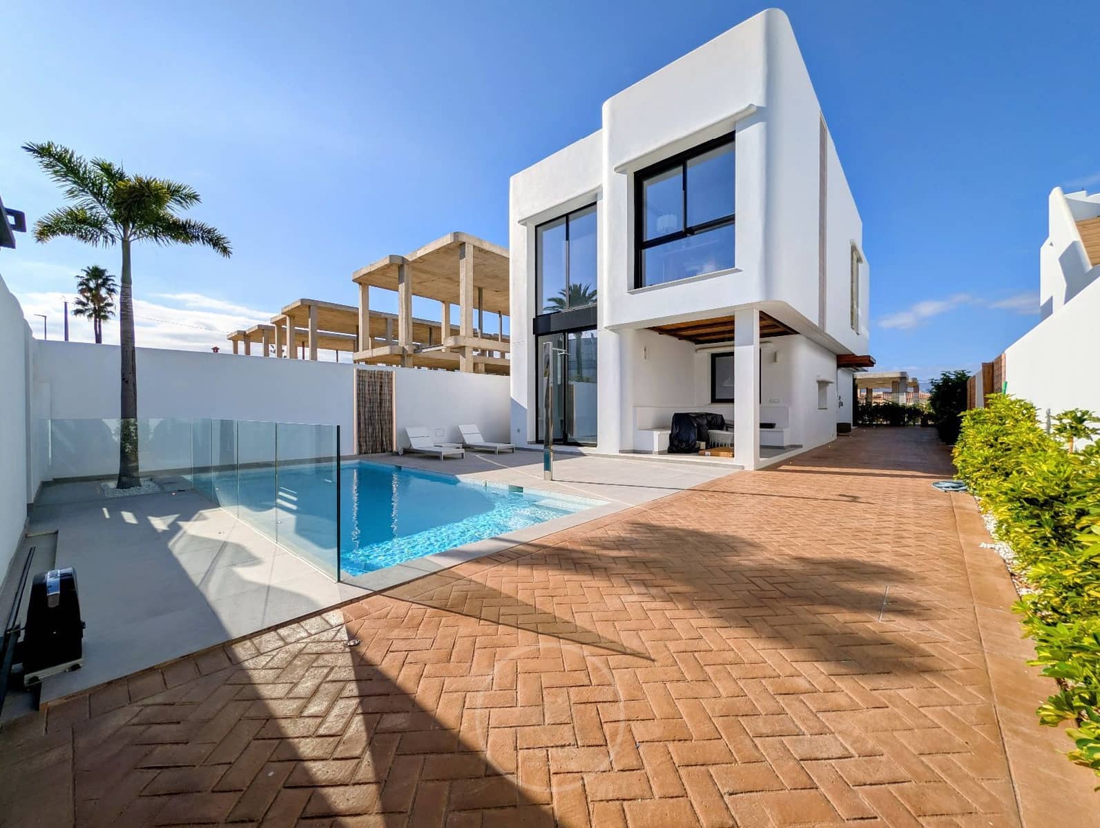 4 bedroom Villa for sale in Alfaz del Pi / L'Alfas del Pi with pool garage - € 875,000 (Ref: 9523922)