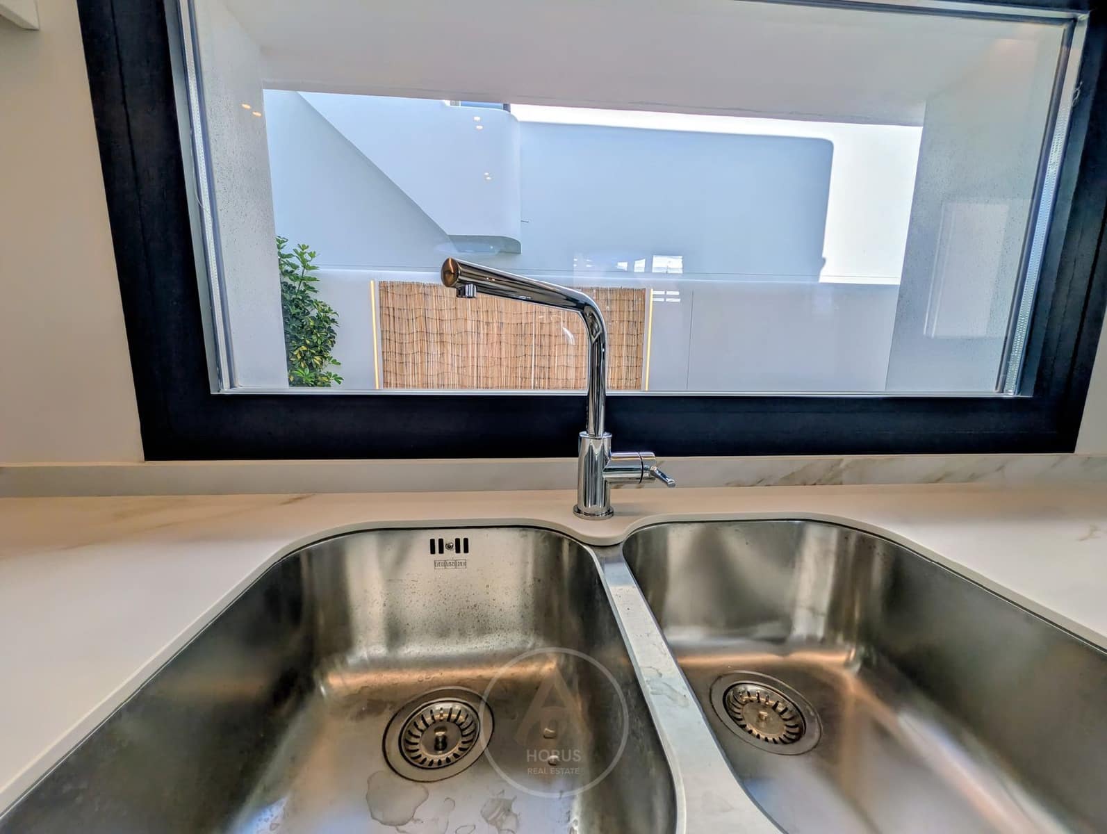 4 bedroom Villa for sale in Alfaz del Pi / L'Alfas del Pi with pool garage - € 875,000 (Ref: 9523922)