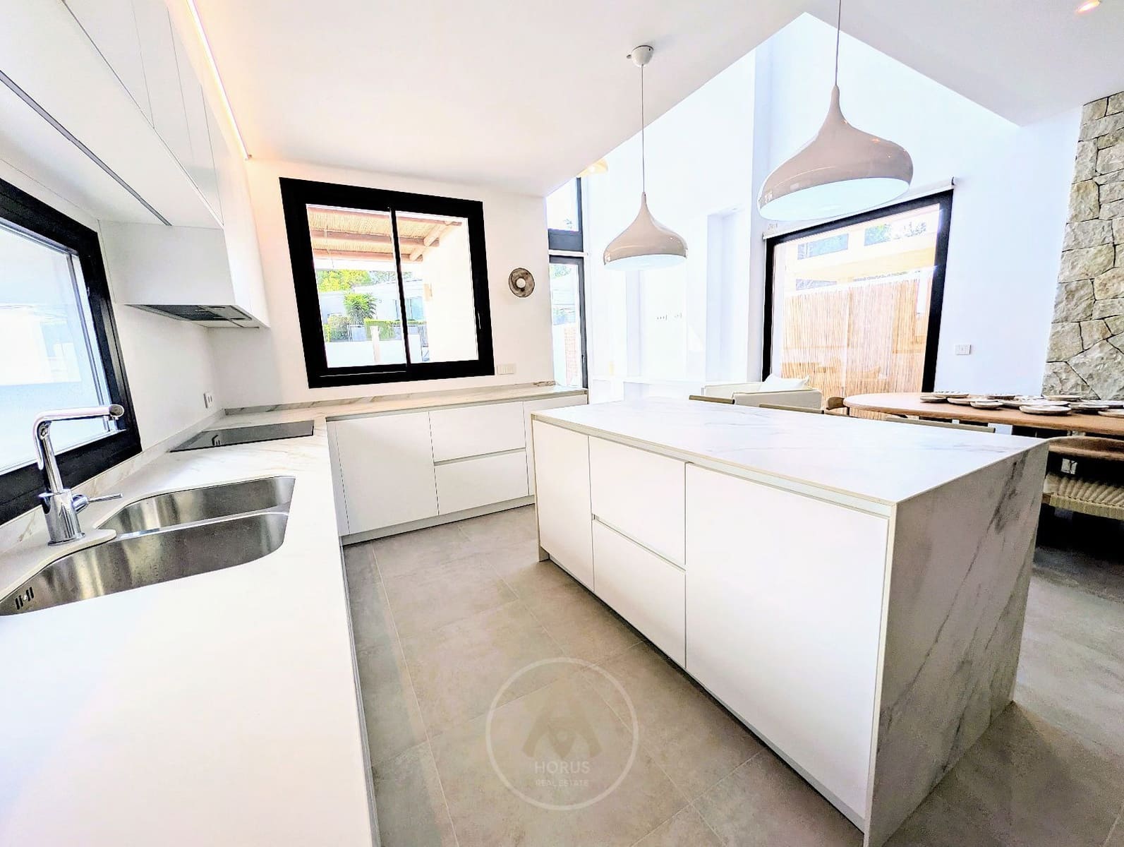 4 bedroom Villa for sale in Alfaz del Pi / L'Alfas del Pi with pool garage - € 875,000 (Ref: 9523922)