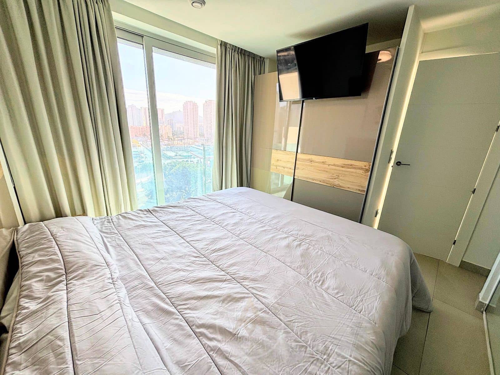 2 soveværelse Lejlighed til salg i Benidorm med swimmingpool garage - € 275.000 (Ref: 9564175)