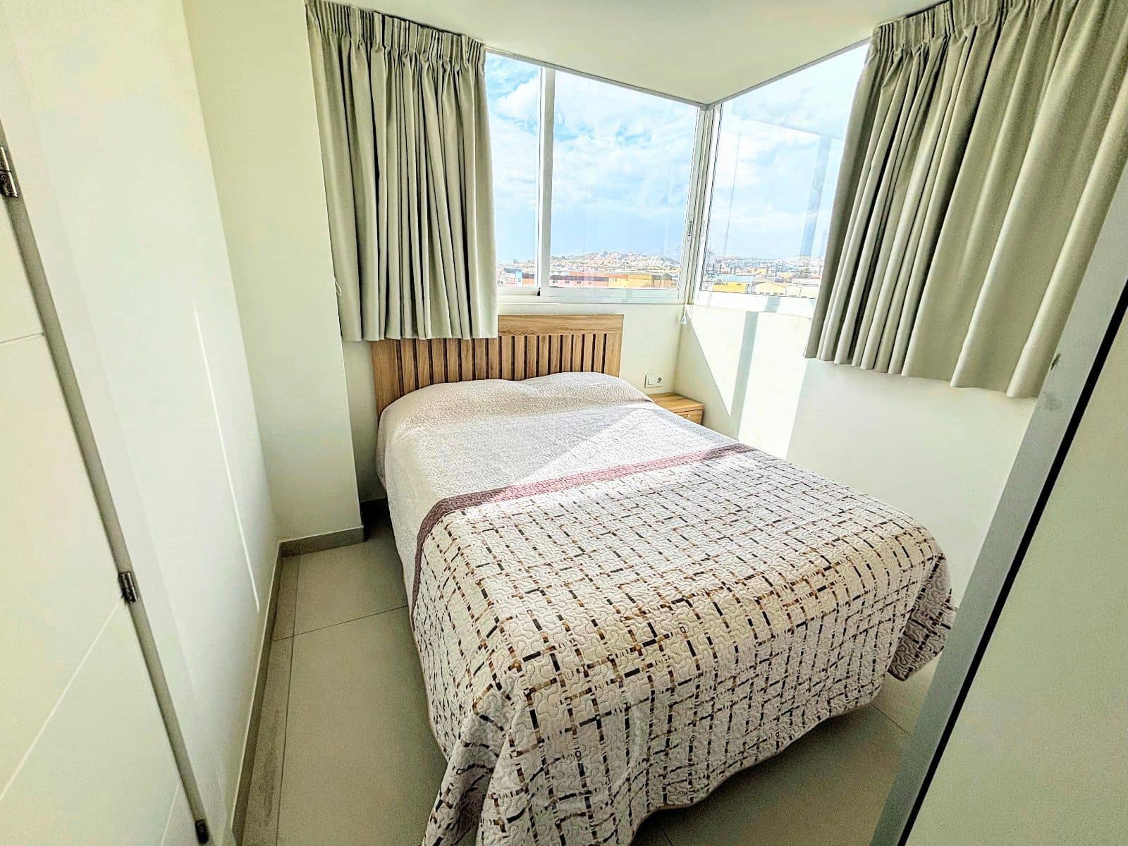 2 soveværelse Lejlighed til salg i Benidorm med swimmingpool garage - € 275.000 (Ref: 9564175)