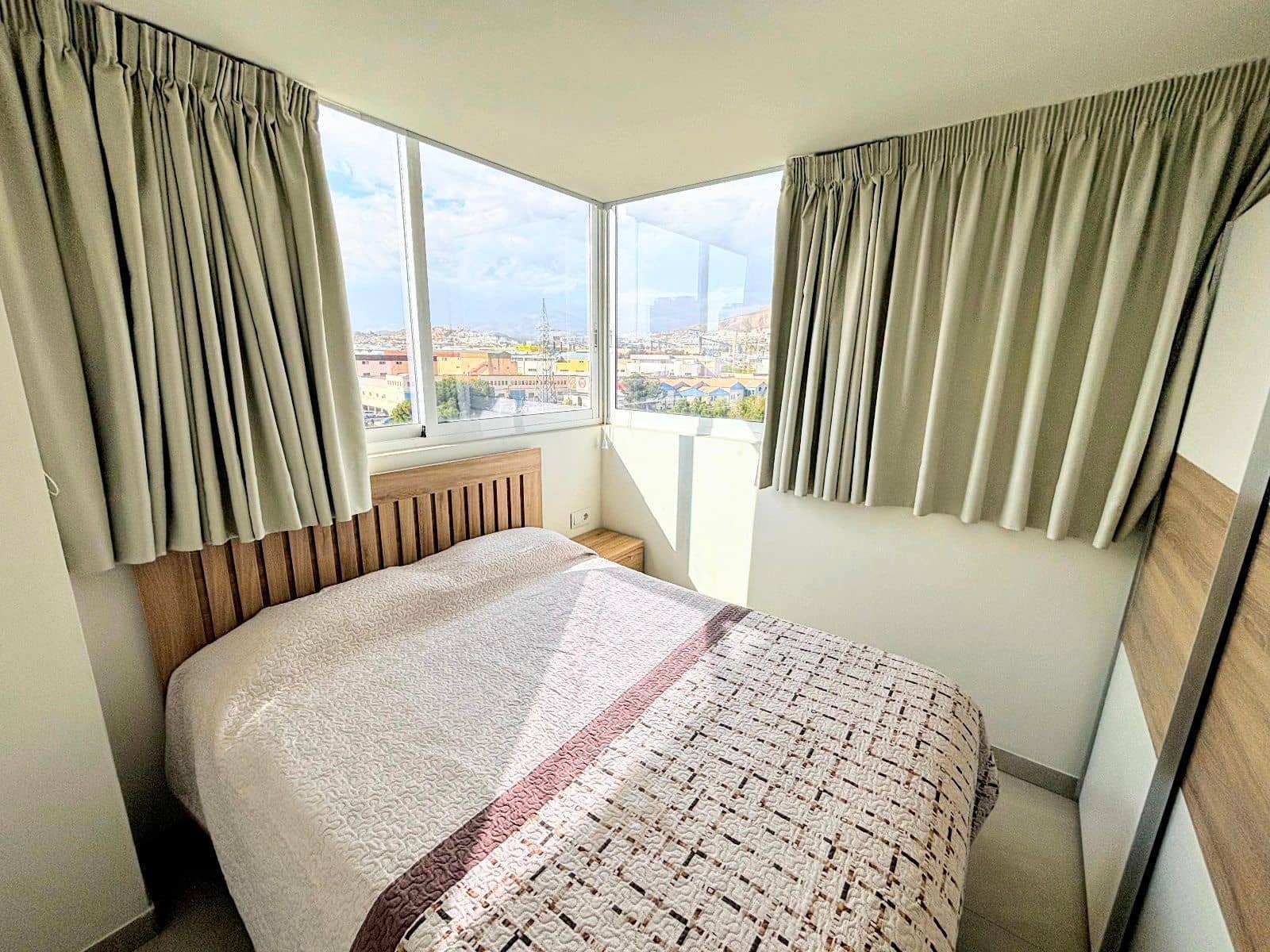 2 soveværelse Lejlighed til salg i Benidorm med swimmingpool garage - € 275.000 (Ref: 9564175)