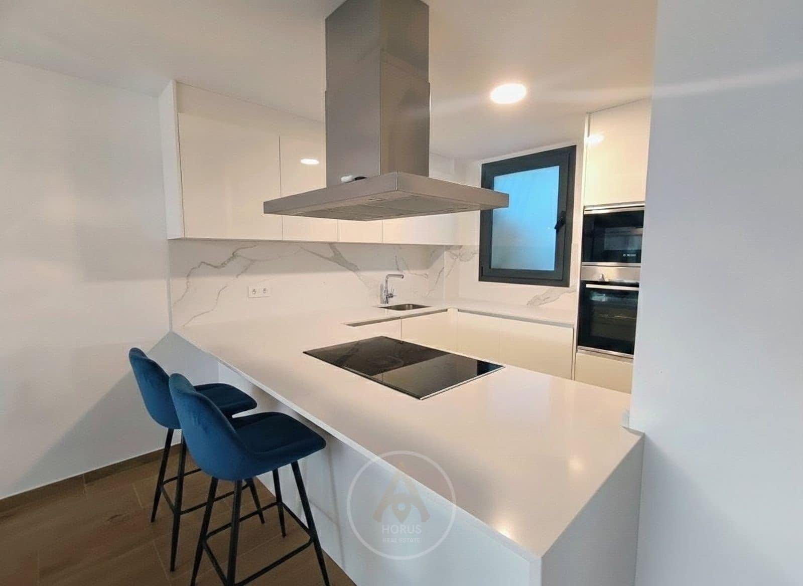 3 slaapkamer Flat te huur in La Villajoyosa / Vila Joiosa met zwembad garage - € 2.000 (Ref: 9581354)