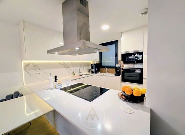 3 slaapkamer Flat te huur in Platja Vila Joiosa - Platja de Torres, La Villajoyosa / Vila Joiosa met zwembad garage - € 2.000 (Ref: 9581354)