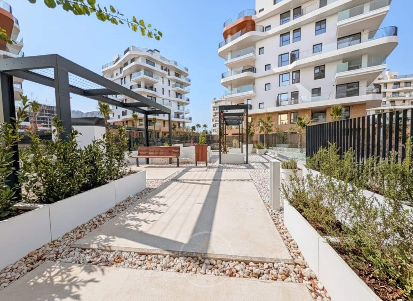 3 slaapkamer Flat te huur in La Villajoyosa / Vila Joiosa met zwembad garage - € 2.000 (Ref: 9581354)