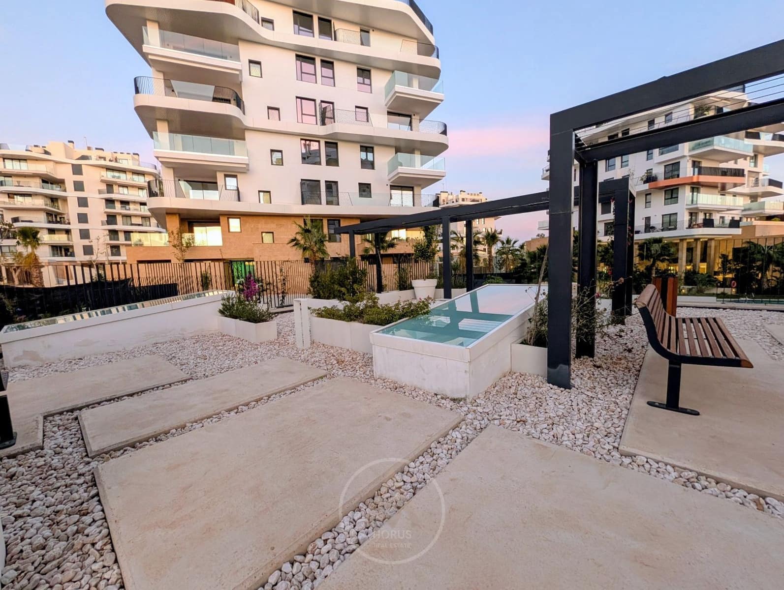 3 slaapkamer Flat te huur in La Villajoyosa / Vila Joiosa met zwembad garage - € 2.000 (Ref: 9581354)