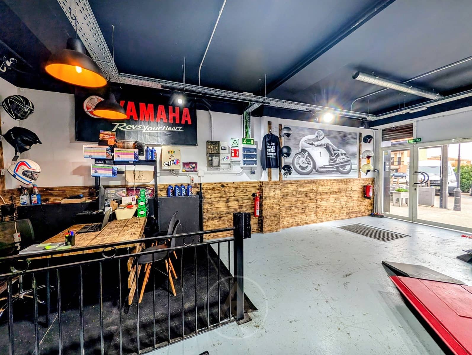 Comercial para arrendar em Sant Vicenc de Montalt - 1 000 € (Ref: 9590347)