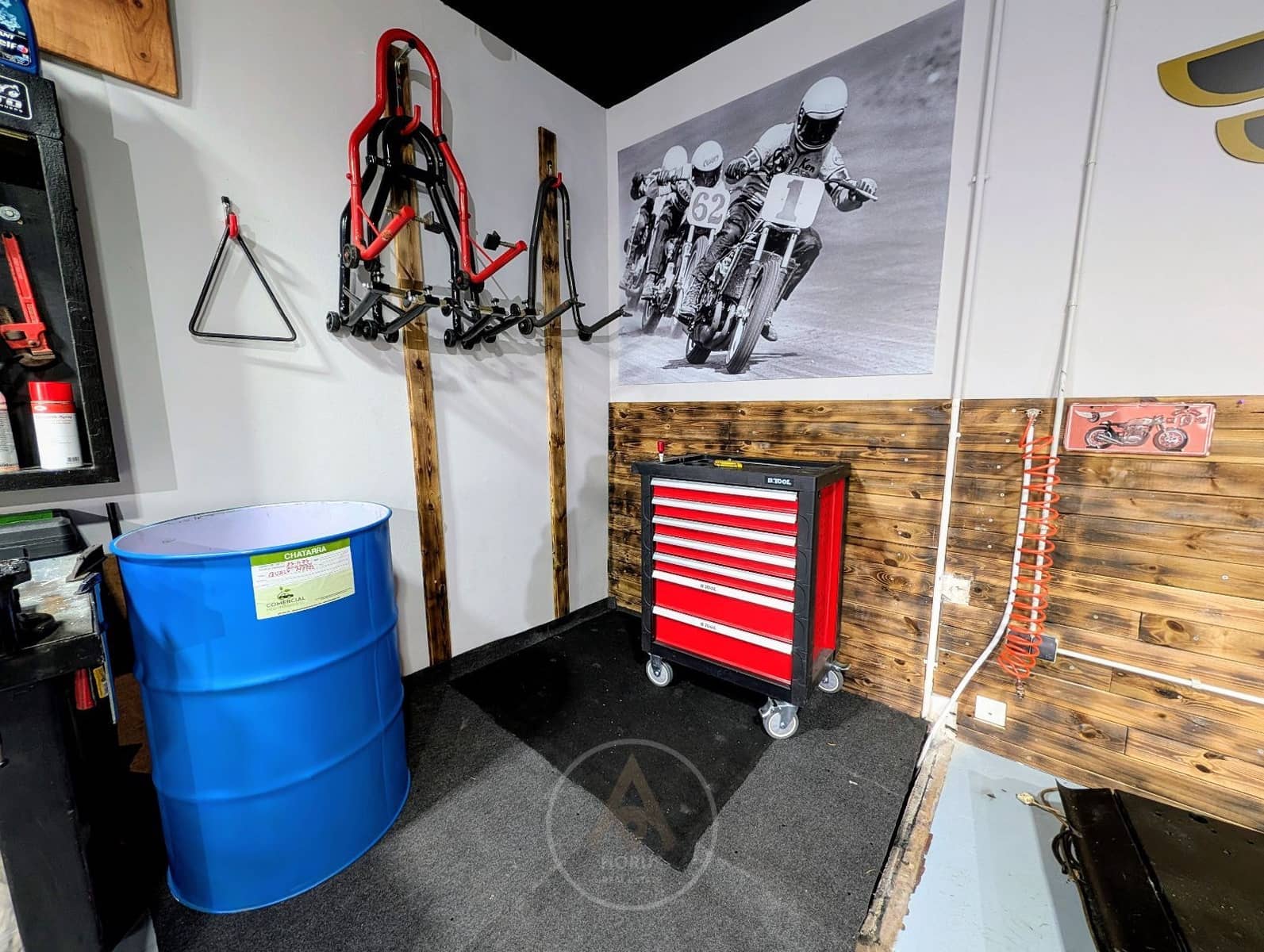 Comercial para arrendar em Sant Vicenc de Montalt - 1 000 € (Ref: 9590347)