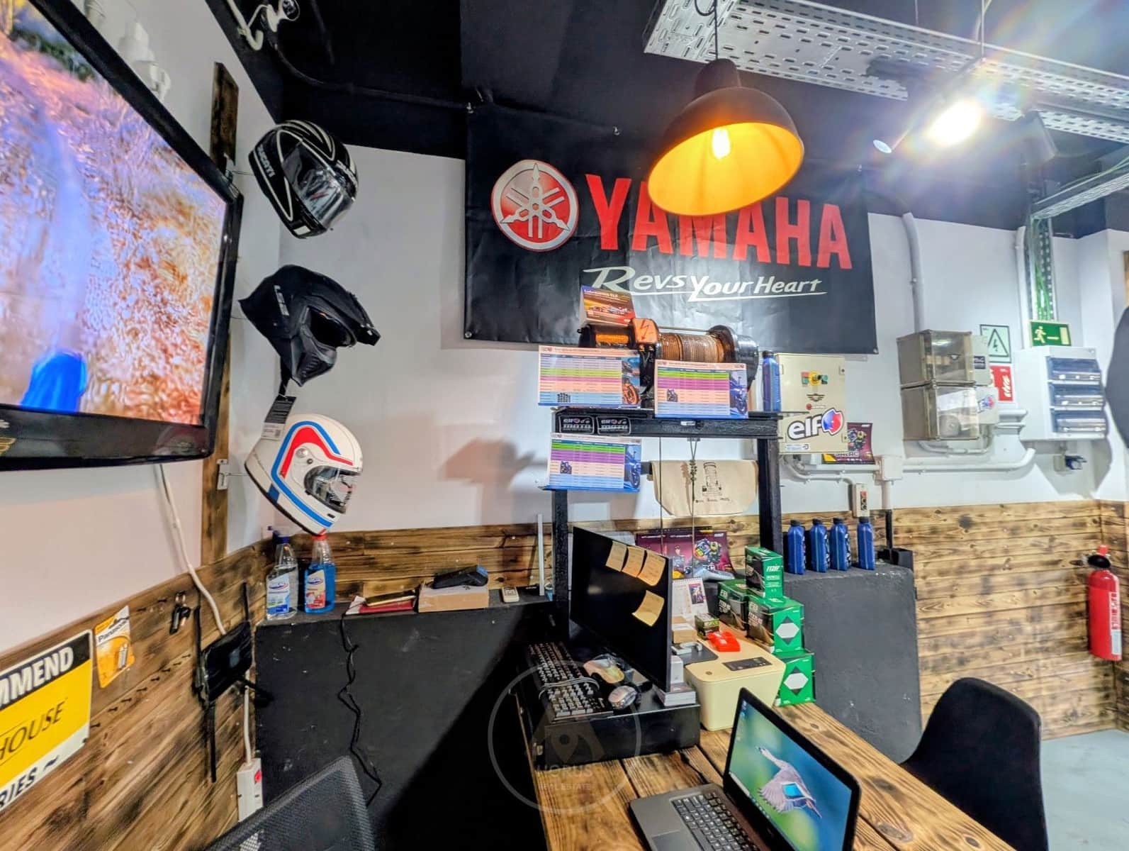 Comercial para arrendar em Sant Vicenc de Montalt - 1 000 € (Ref: 9590347)