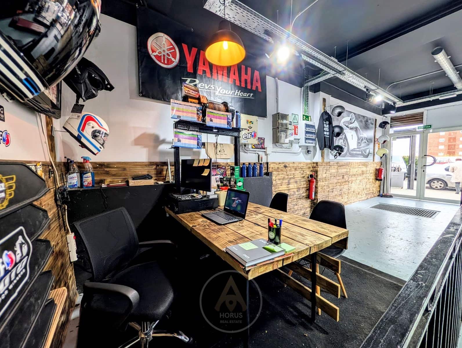 Comercial para arrendar em Sant Vicenc de Montalt - 1 000 € (Ref: 9590347)