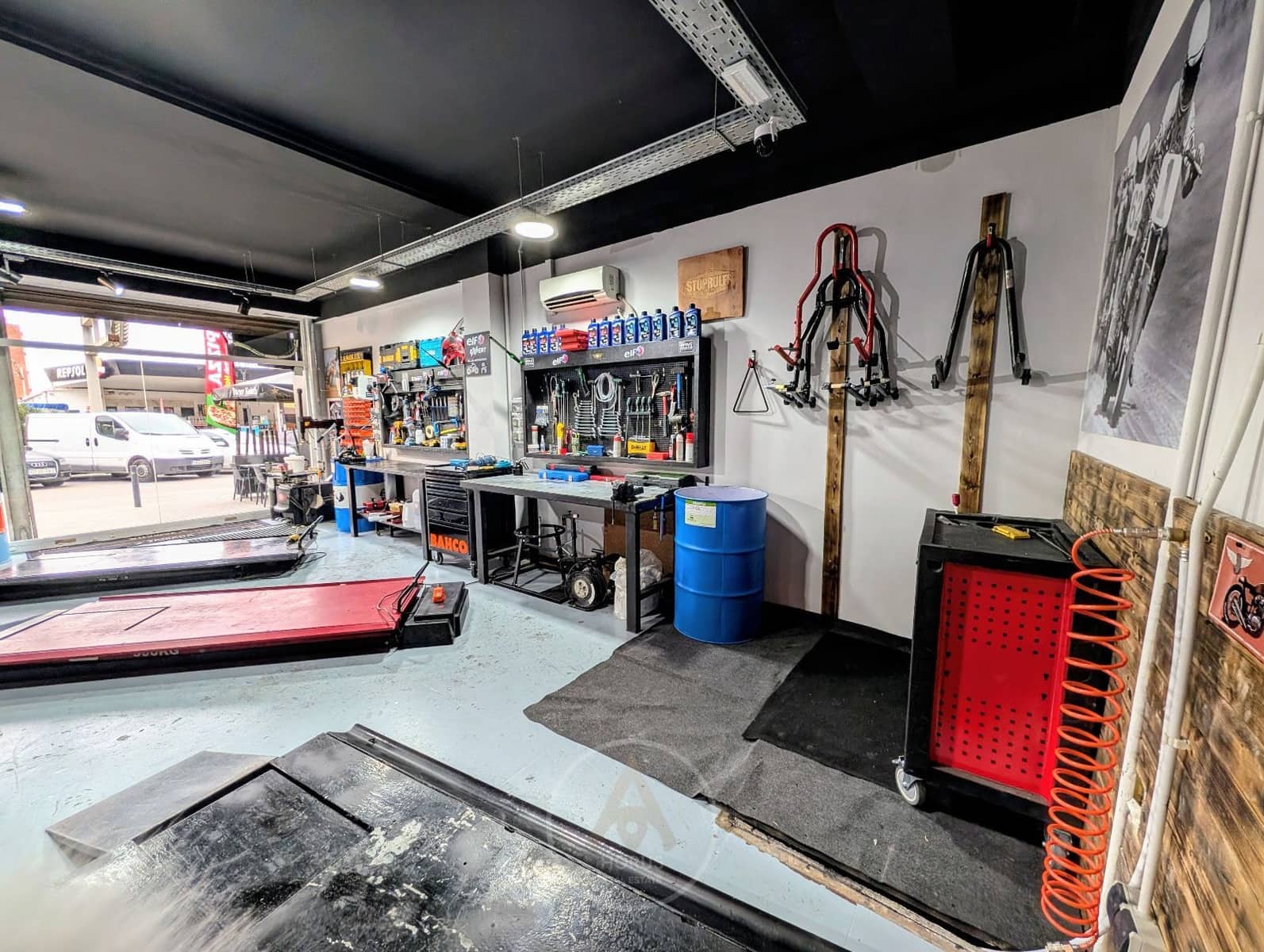 Comercial para arrendar em Sant Vicenc de Montalt - 1 000 € (Ref: 9590347)