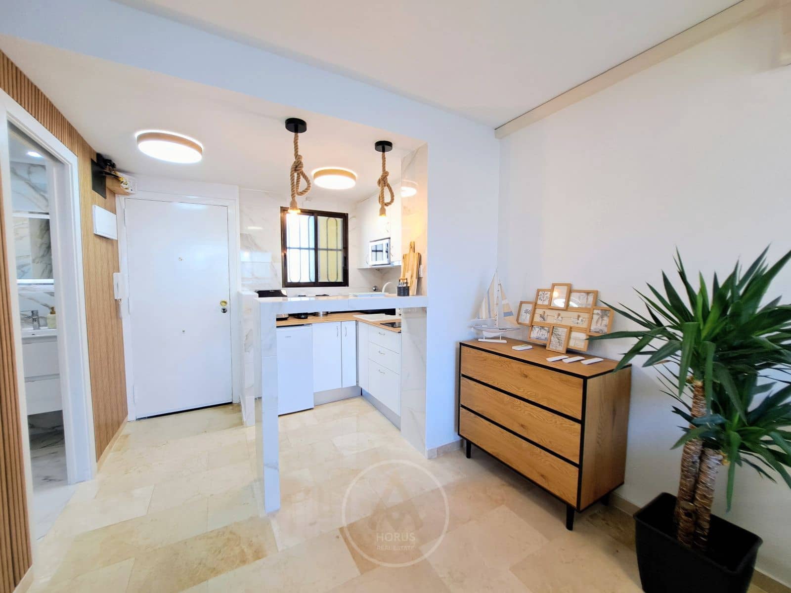 1 makuuhuone Asunto vuokrattavana paikassa Benidorm mukana uima-altaan 
autotalli - 1 200 € (Ref: 9631432)