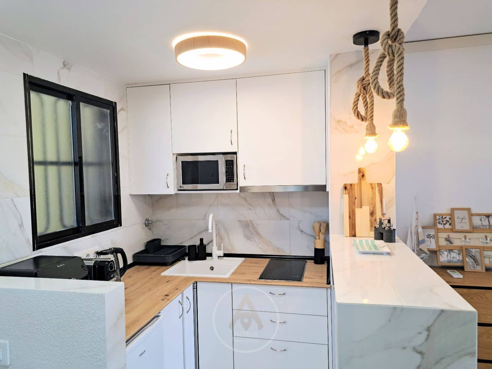 1 makuuhuone Asunto vuokrattavana paikassa Benidorm mukana uima-altaan 
autotalli - 1 200 € (Ref: 9631432)