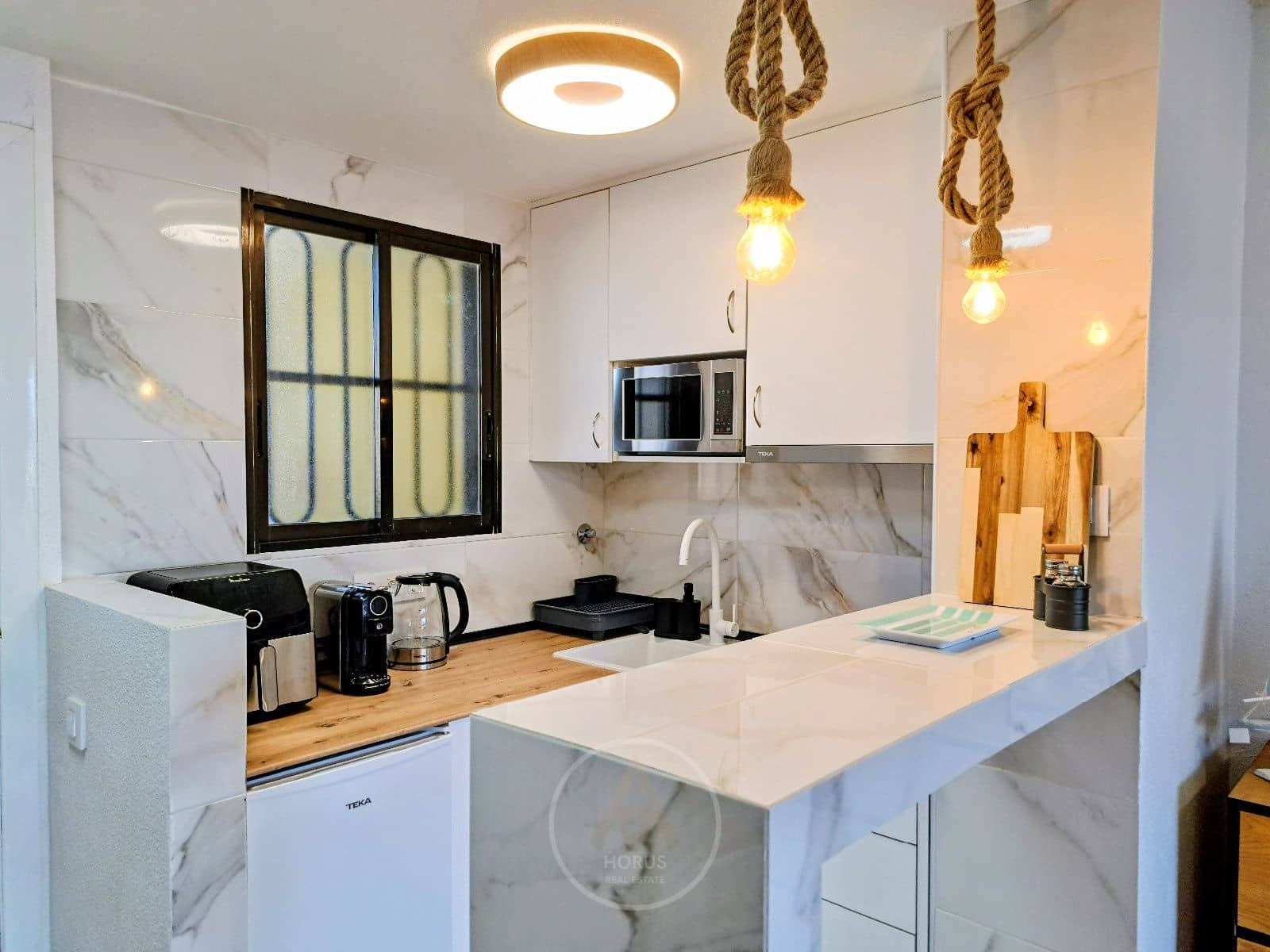 1 makuuhuone Asunto vuokrattavana paikassa Benidorm mukana uima-altaan 
autotalli - 1 200 € (Ref: 9631432)