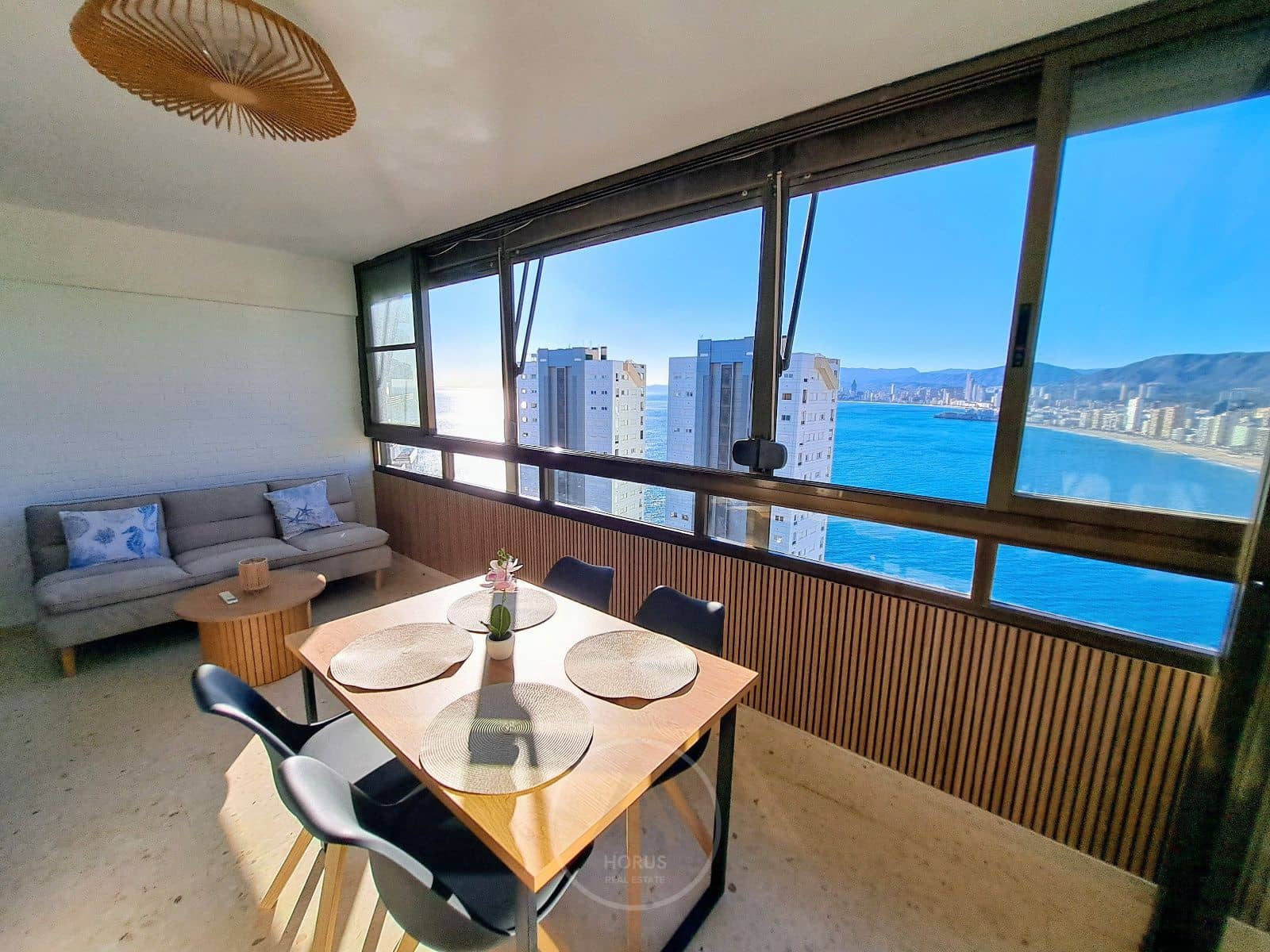 1 makuuhuone Asunto vuokrattavana paikassa Benidorm mukana uima-altaan 
autotalli - 1 200 € (Ref: 9631432)