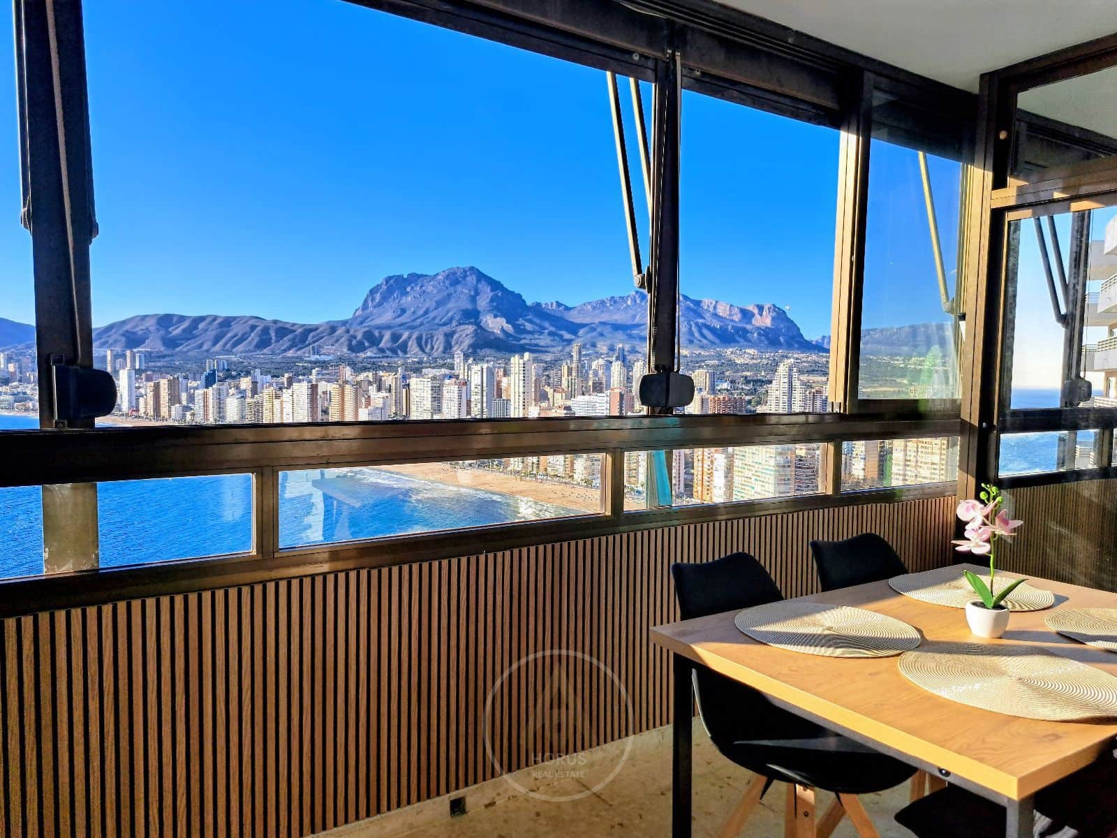 1 makuuhuone Asunto vuokrattavana paikassa Benidorm mukana uima-altaan 
autotalli - 1 200 € (Ref: 9631432)