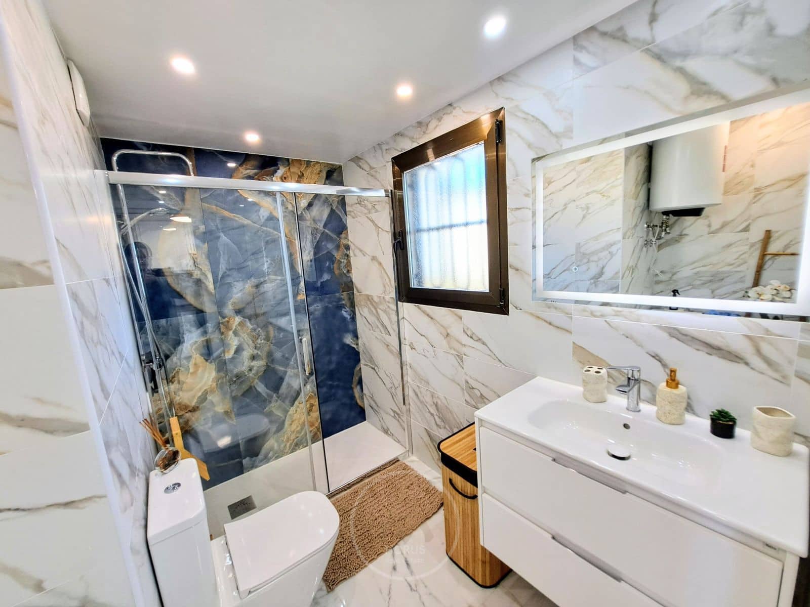 1 makuuhuone Asunto vuokrattavana paikassa Benidorm mukana uima-altaan 
autotalli - 1 200 € (Ref: 9631432)