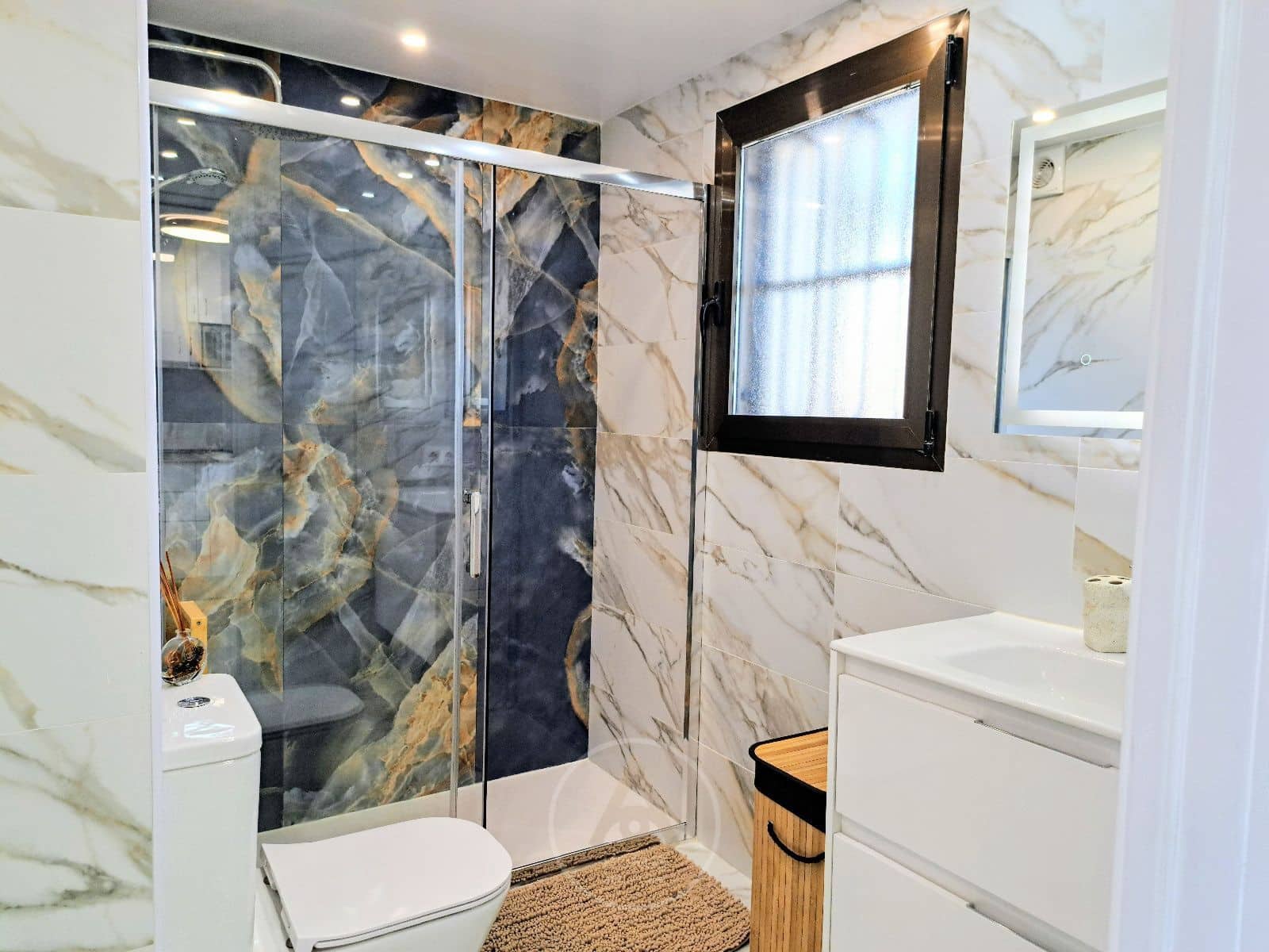 1 makuuhuone Asunto vuokrattavana paikassa Benidorm mukana uima-altaan 
autotalli - 1 200 € (Ref: 9631432)