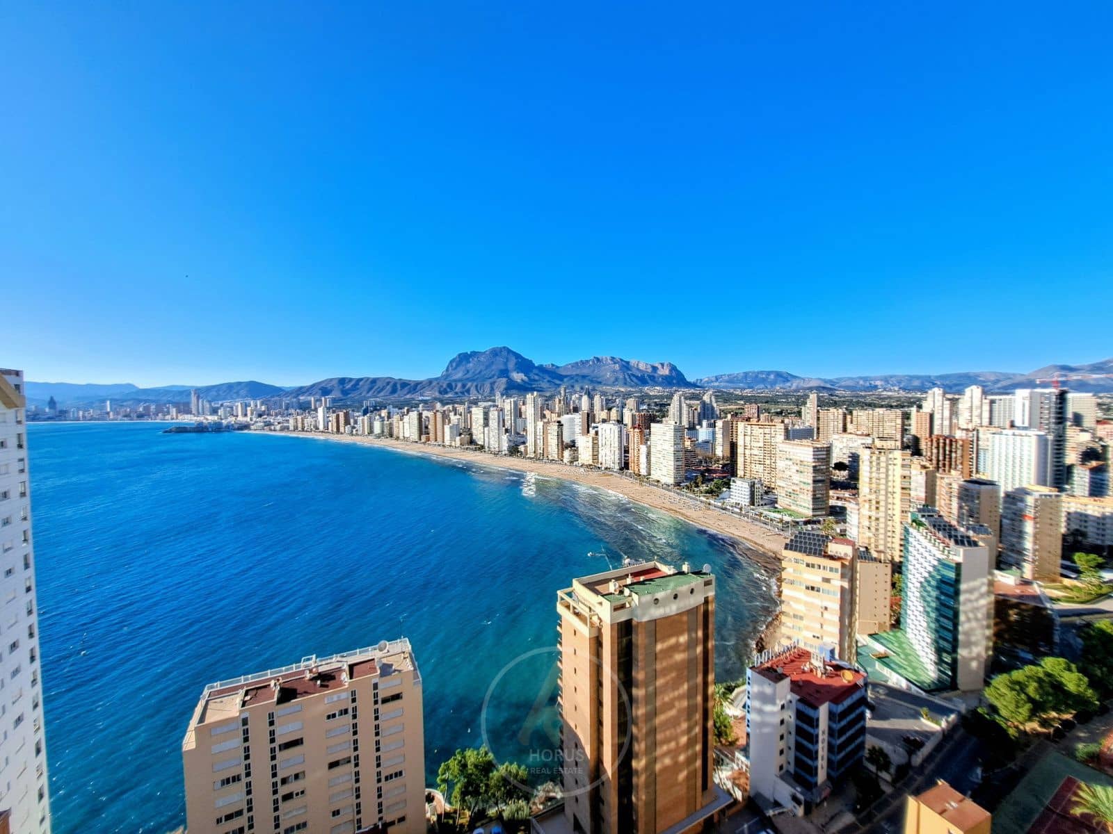 1 makuuhuone Asunto vuokrattavana paikassa Benidorm mukana uima-altaan 
autotalli - 1 200 € (Ref: 9631432)