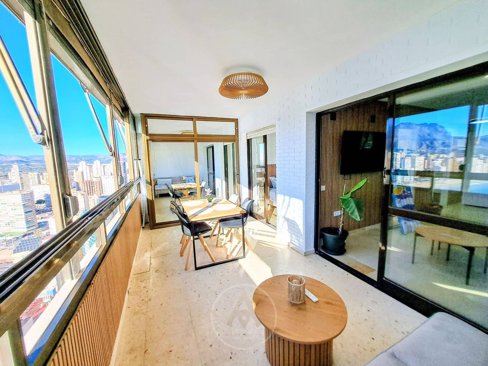 1 makuuhuone Asunto vuokrattavana paikassa Benidorm mukana uima-altaan 
autotalli - 1 200 € (Ref: 9631432)