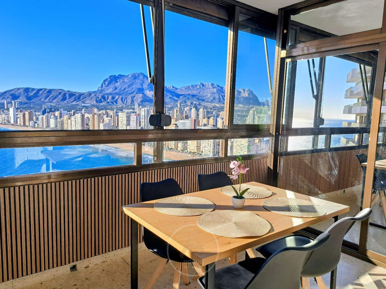 1 makuuhuone Asunto vuokrattavana paikassa Benidorm mukana uima-altaan 
autotalli - 1 200 € (Ref: 9631432)