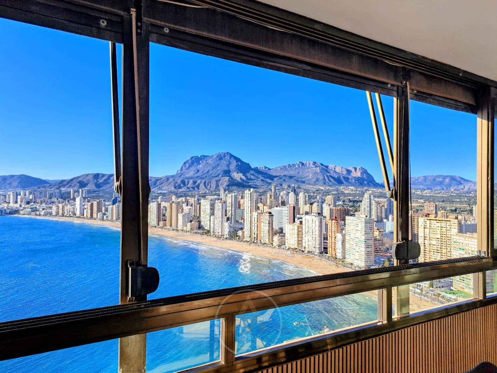 1 makuuhuone Asunto vuokrattavana paikassa Benidorm mukana uima-altaan 
autotalli - 1 200 € (Ref: 9631432)