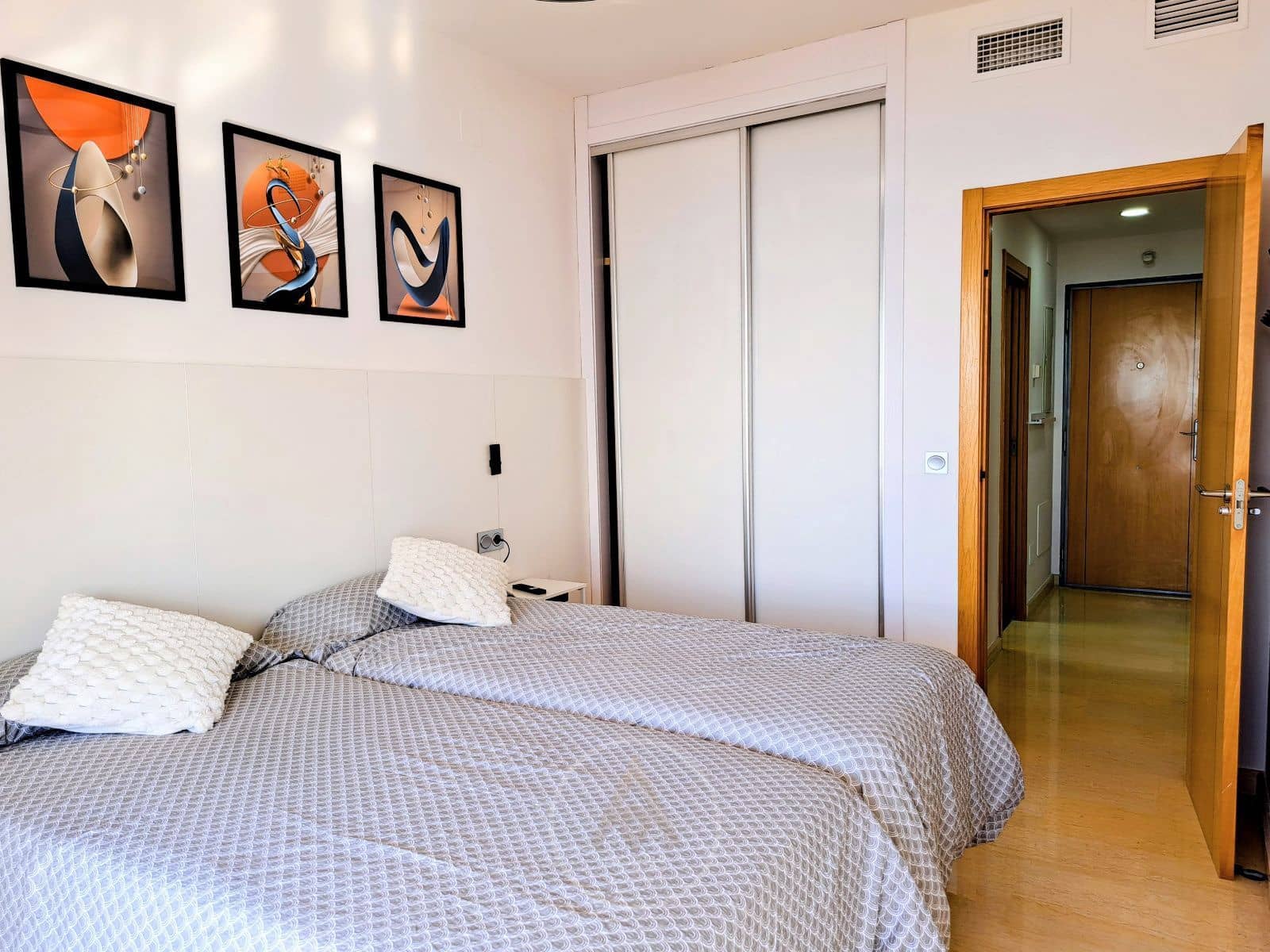 2 bedroom Flat for rent in Benidorm with pool garage - € 1,700 (Ref: 9631433)