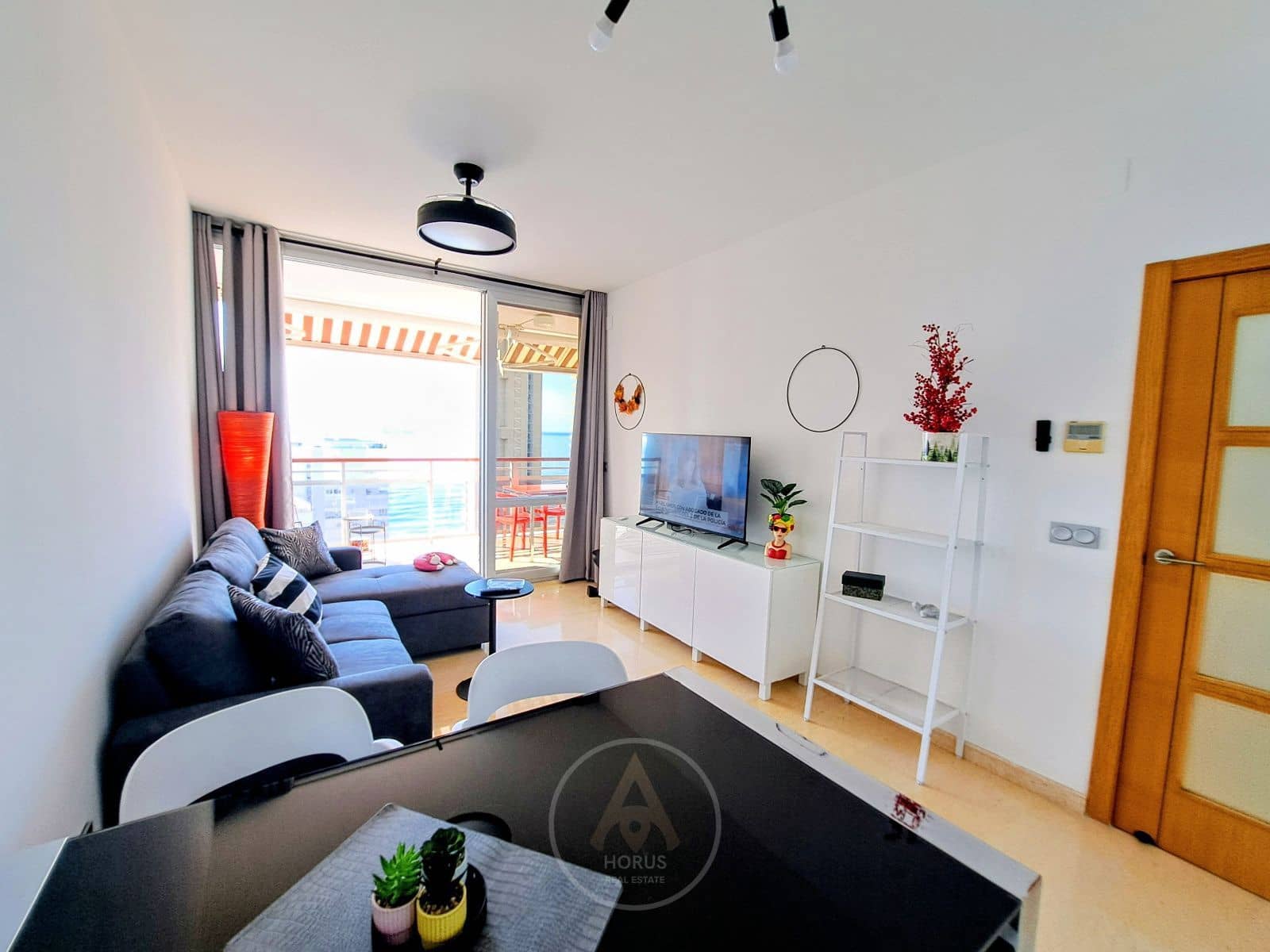 2 bedroom Flat for rent in Benidorm with pool garage - € 1,700 (Ref: 9631433)