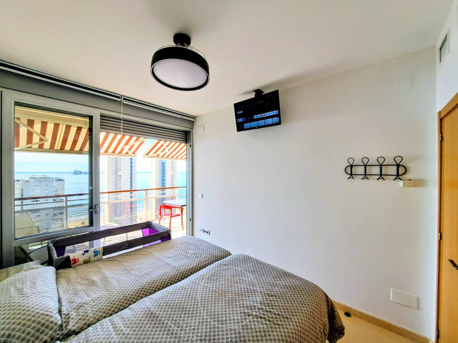 2 bedroom Flat for rent in Benidorm with pool garage - € 1,700 (Ref: 9631433)