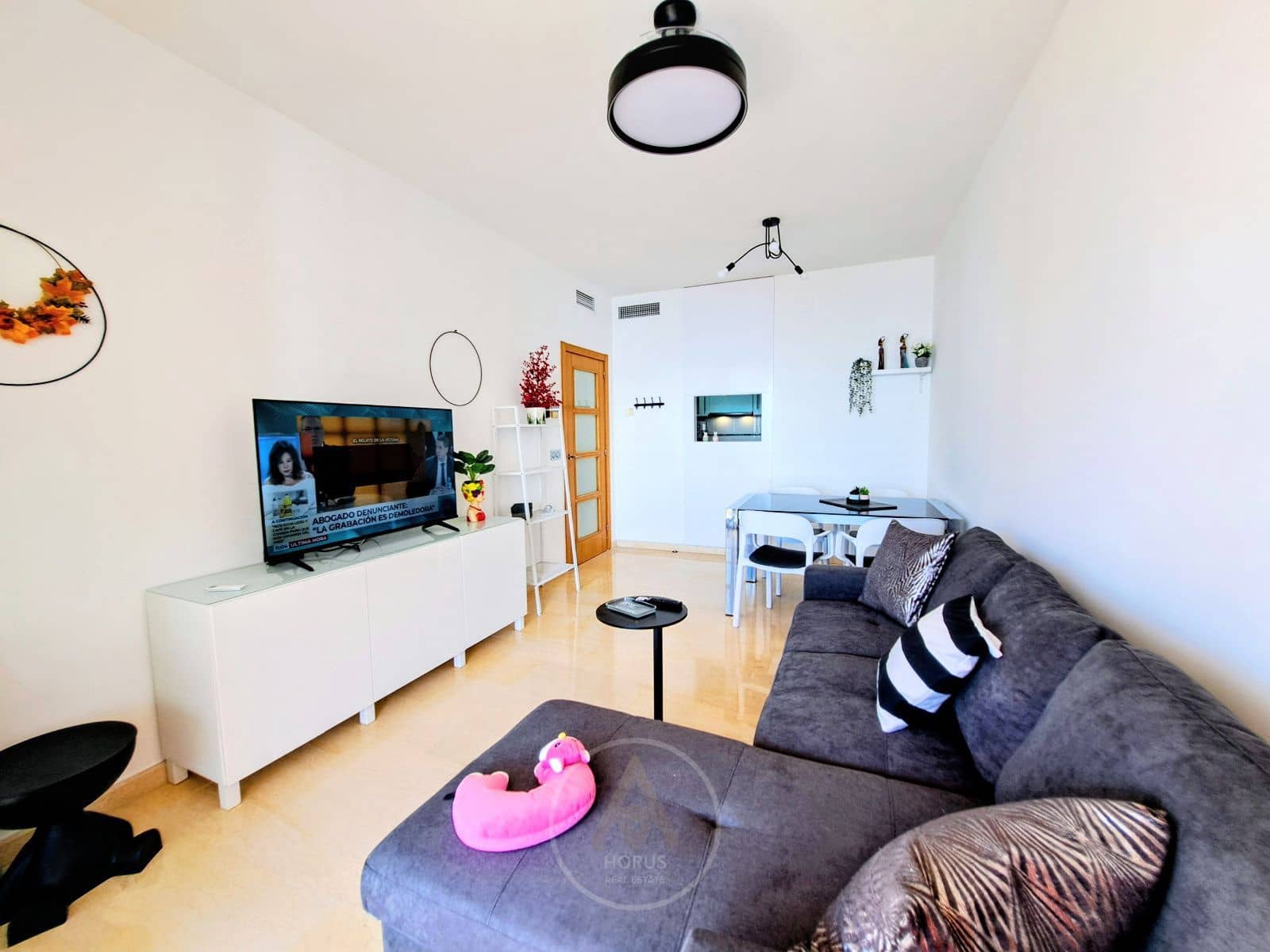 2 bedroom Flat for rent in Benidorm with pool garage - € 1,700 (Ref: 9631433)