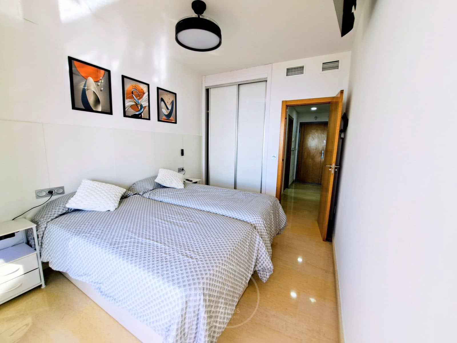 2 bedroom Flat for rent in Benidorm with pool garage - € 1,700 (Ref: 9631433)