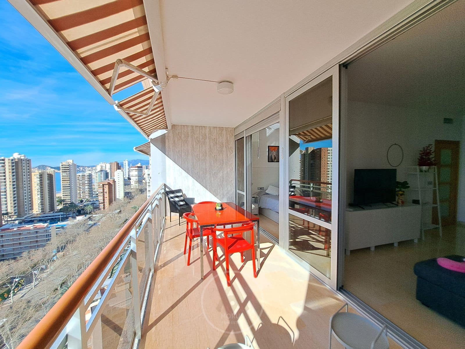 2 bedroom Flat for rent in Benidorm with pool garage - € 1,700 (Ref: 9631433)