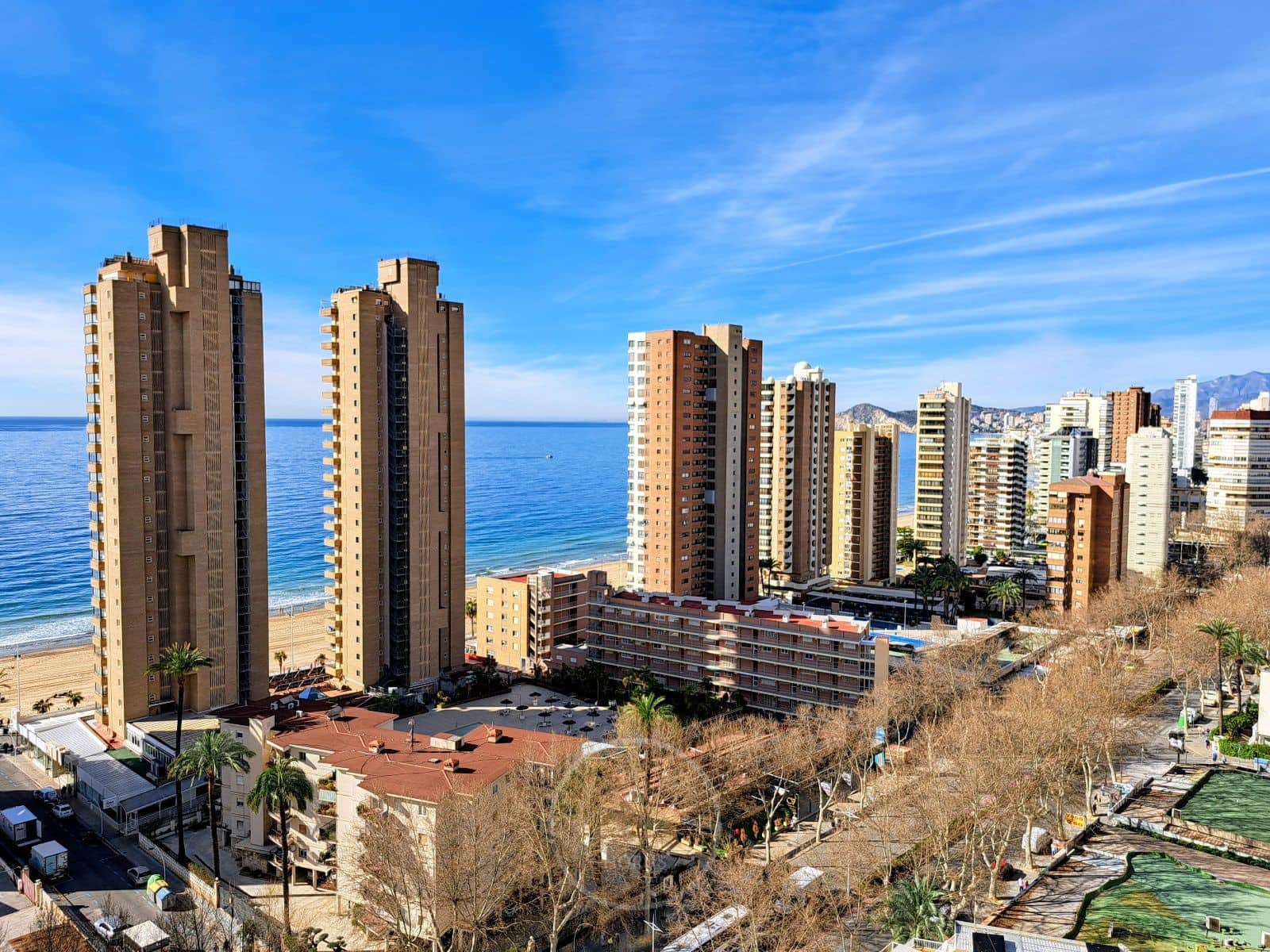2 bedroom Flat for rent in Benidorm with pool garage - € 1,700 (Ref: 9631433)