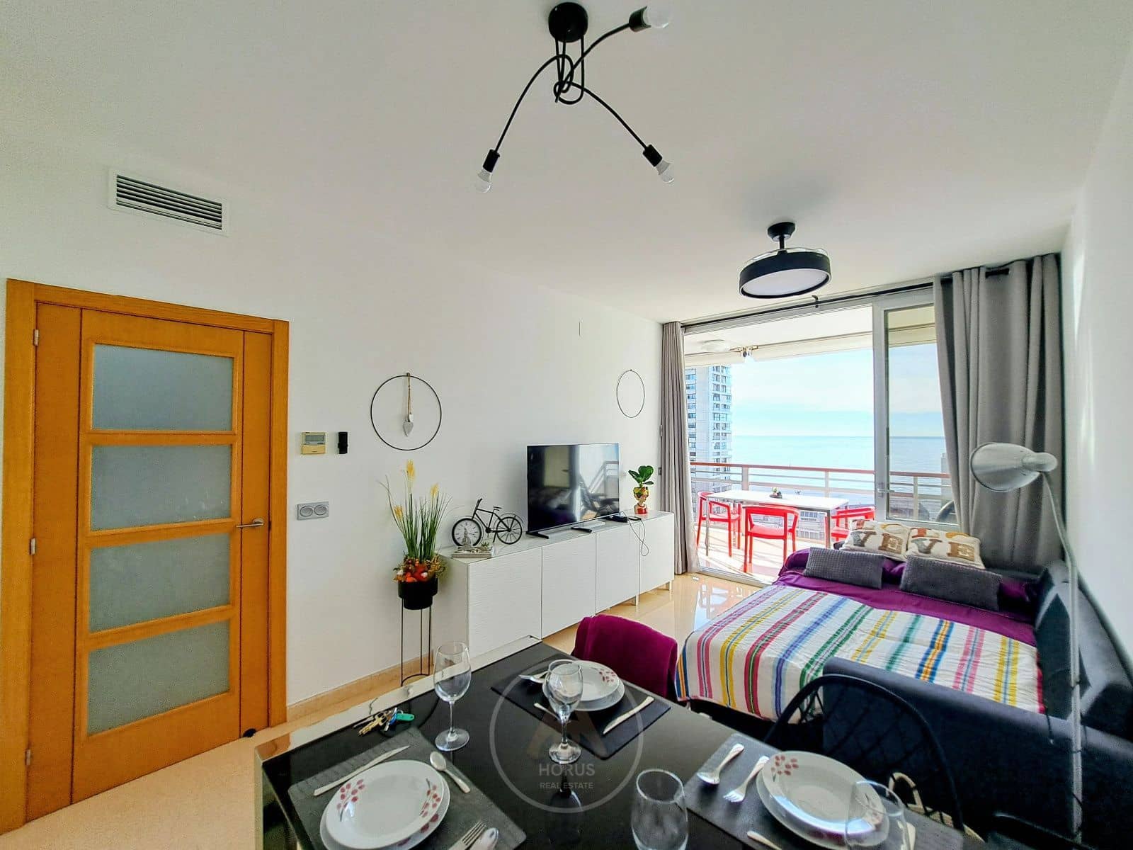 1 slaapkamer Penthouse te huur in Benidorm met zwembad - € 1.350 (Ref: 9631434)