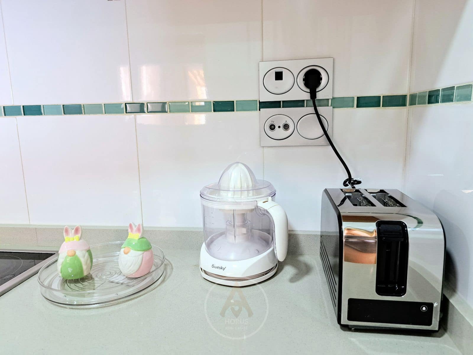 1 slaapkamer Penthouse te huur in Benidorm met zwembad - € 1.350 (Ref: 9631434)