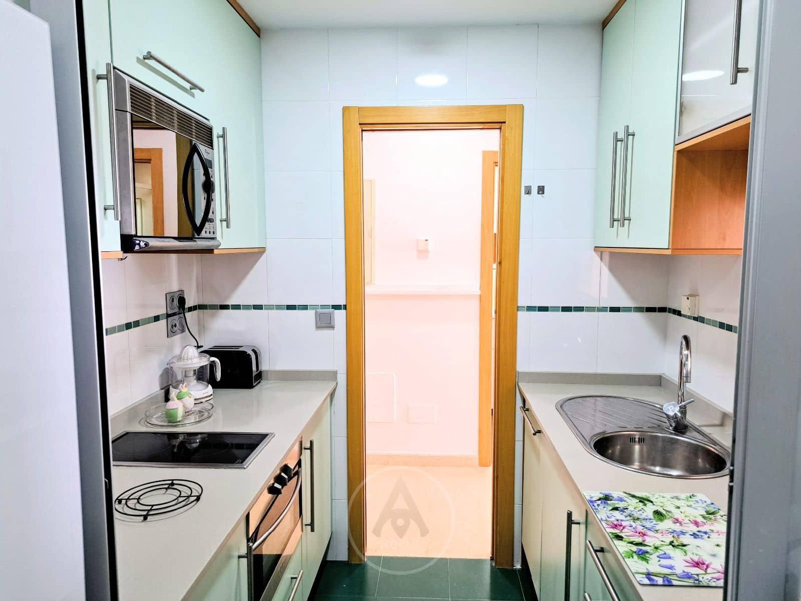 1 slaapkamer Penthouse te huur in Benidorm met zwembad - € 1.350 (Ref: 9631434)