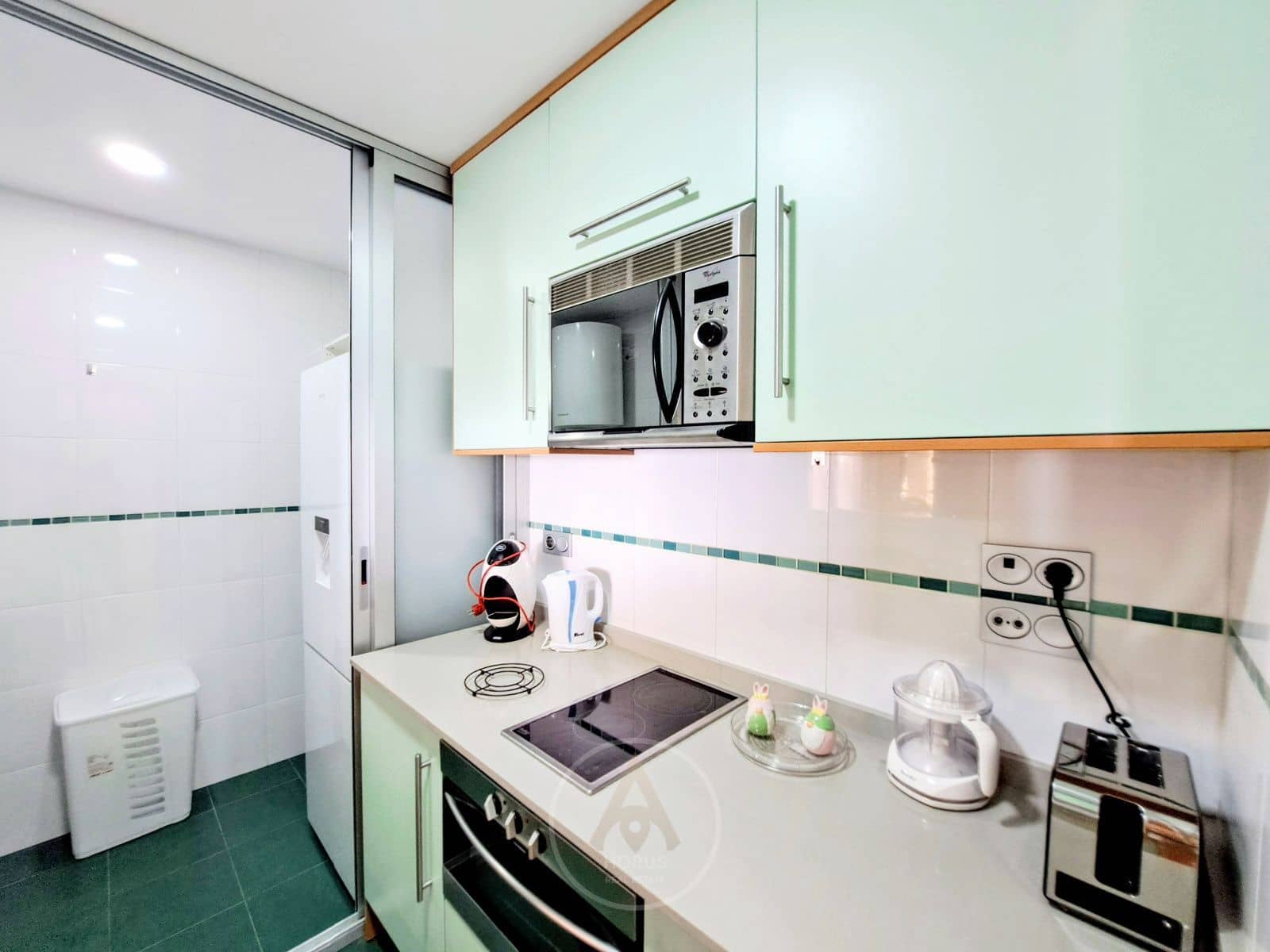 1 slaapkamer Penthouse te huur in Benidorm met zwembad - € 1.350 (Ref: 9631434)