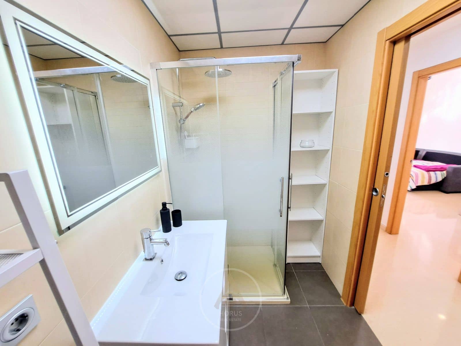 1 slaapkamer Penthouse te huur in Benidorm met zwembad - € 1.350 (Ref: 9631434)