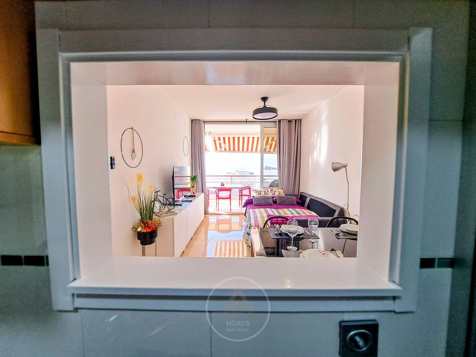 1 slaapkamer Penthouse te huur in Benidorm met zwembad - € 1.350 (Ref: 9631434)