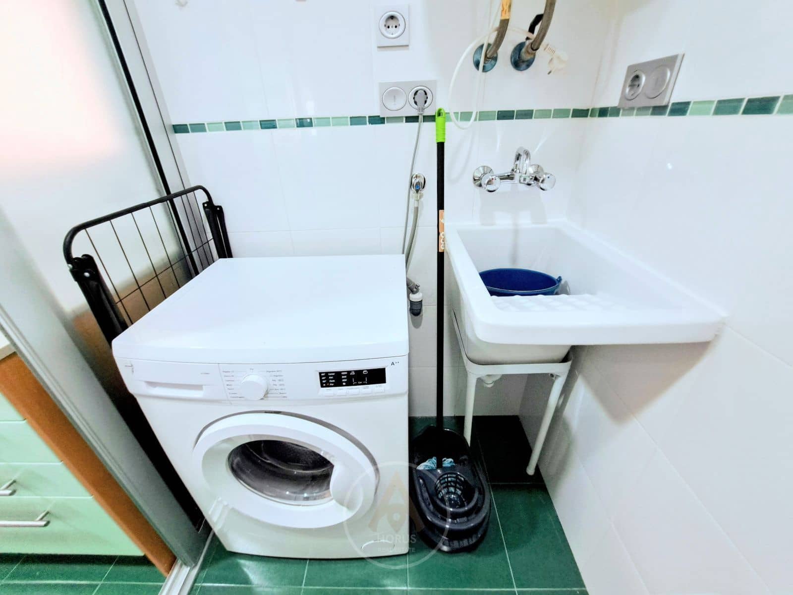 1 slaapkamer Penthouse te huur in Benidorm met zwembad - € 1.350 (Ref: 9631434)