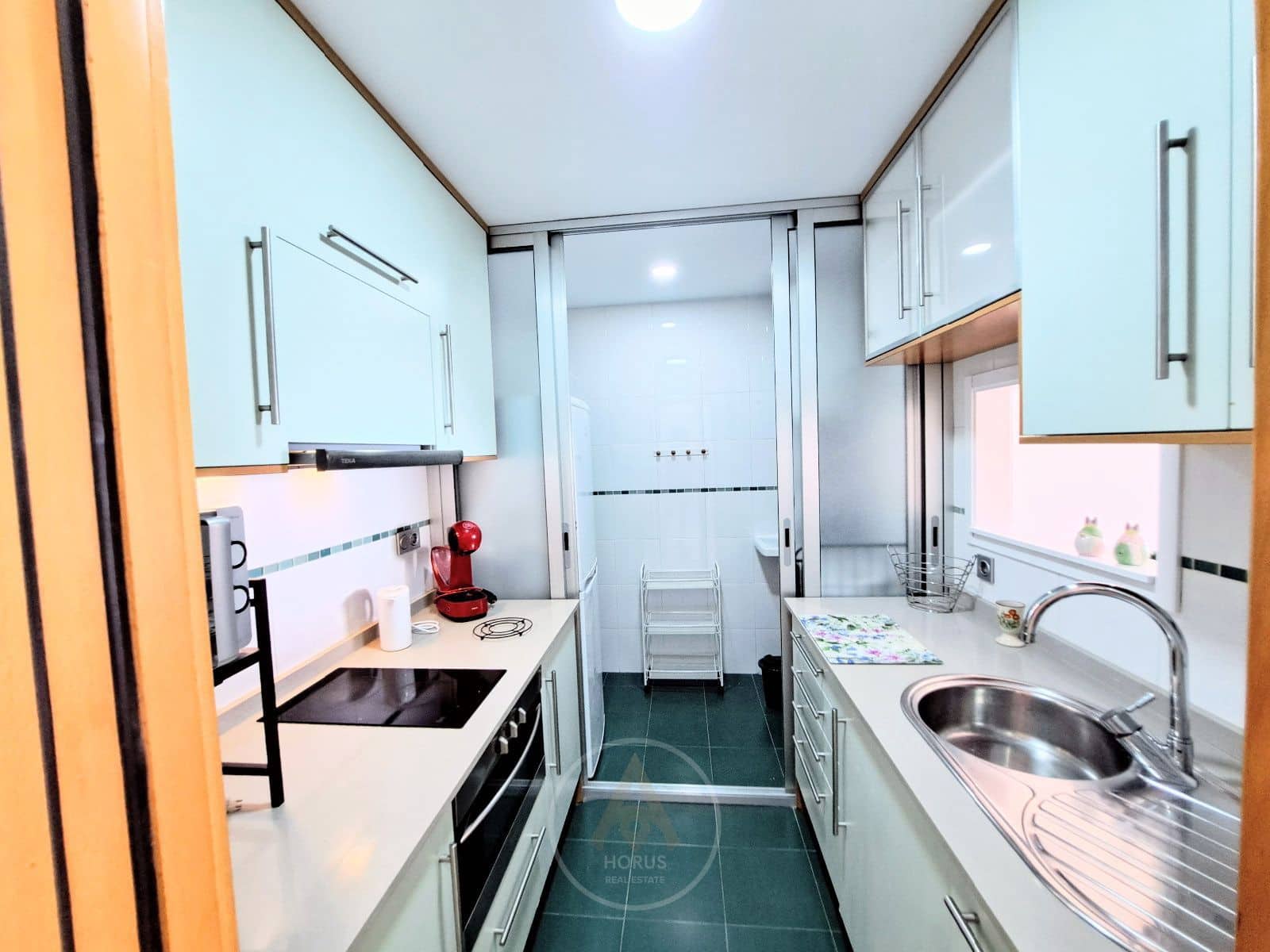 1 slaapkamer Penthouse te huur in Benidorm met zwembad - € 1.350 (Ref: 9631434)