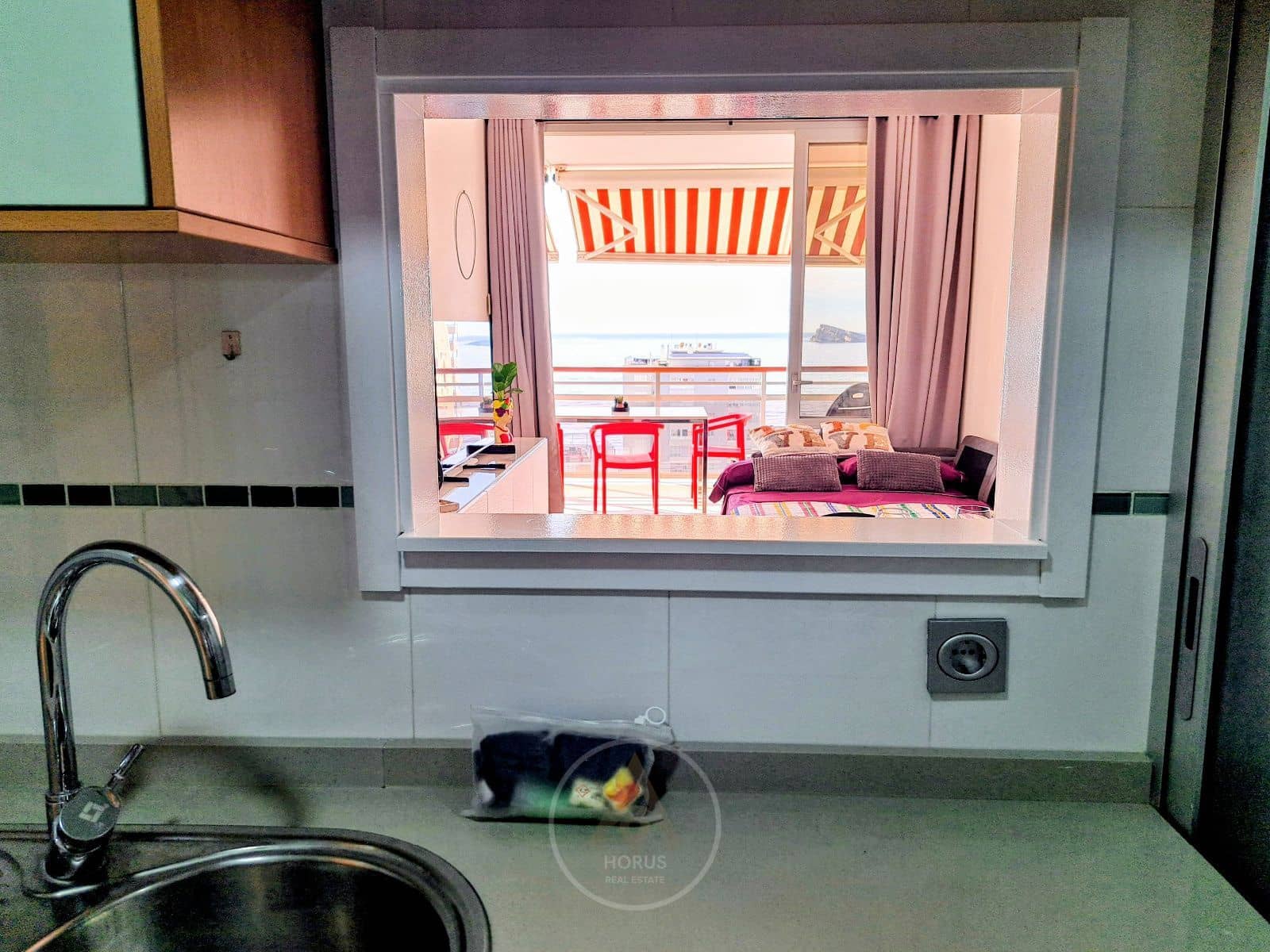 1 slaapkamer Penthouse te huur in Benidorm met zwembad - € 1.350 (Ref: 9631434)