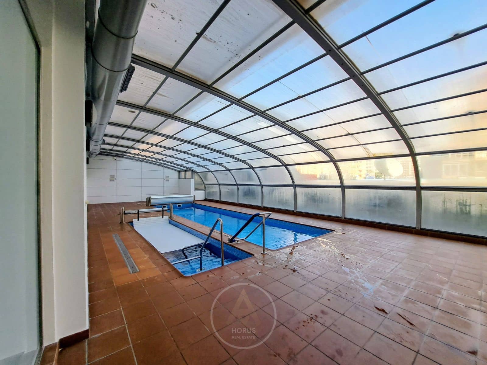 1 slaapkamer Penthouse te huur in Benidorm met zwembad - € 1.350 (Ref: 9631434)