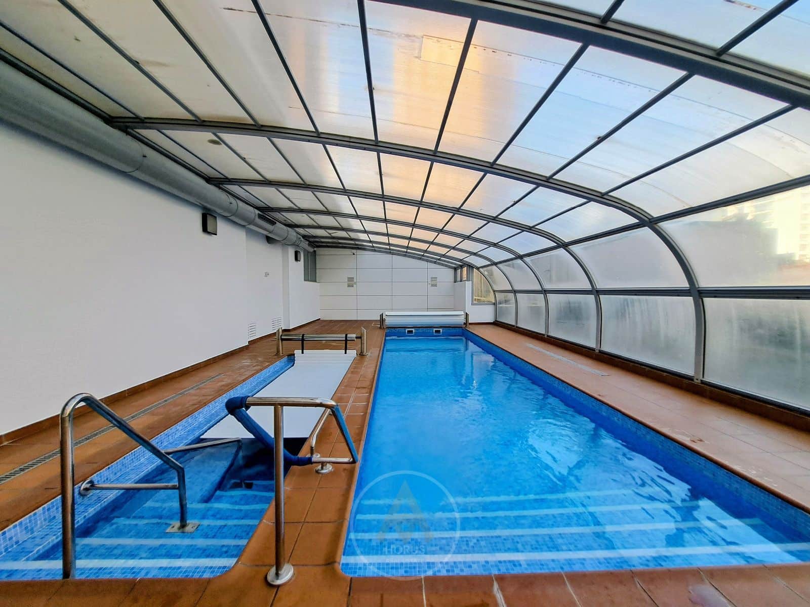 1 slaapkamer Penthouse te huur in Benidorm met zwembad - € 1.350 (Ref: 9631434)