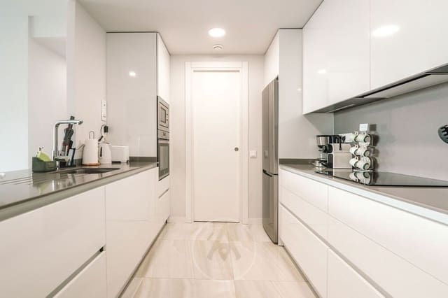 2 camera da letto Appartamento da affittare in Playa Poniente, Benidorm con piscina - 2.250 € (Rif: 9631818)