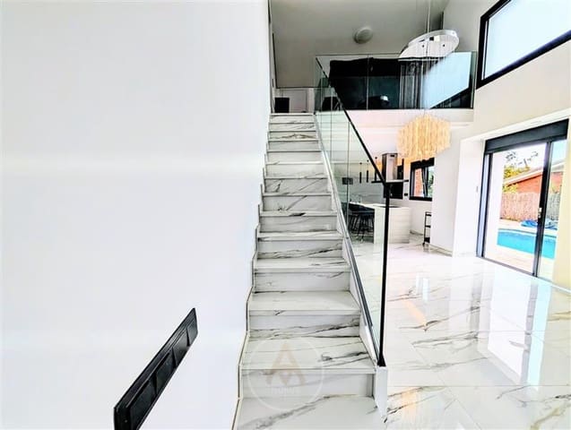 5 sypialnia Willa na sprzedaż w Canet de Mar z basenem garażem - 795 000 € (Ref: 9707946)