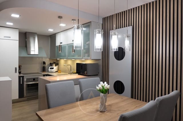 Chalet de 3 habitaciones en Barcelona ciudad en venta con garaje - 470.000 € (Ref: 9713461)